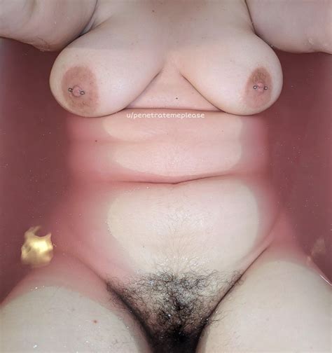 Who Doesn T Love A Pink Glittery Bath Nudes Gonewildcurvy NUDE PICS ORG