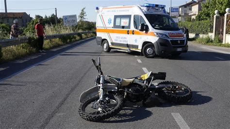 Incidente In Moto Mentre Va A Scuola Foto Ferito Uno Studente