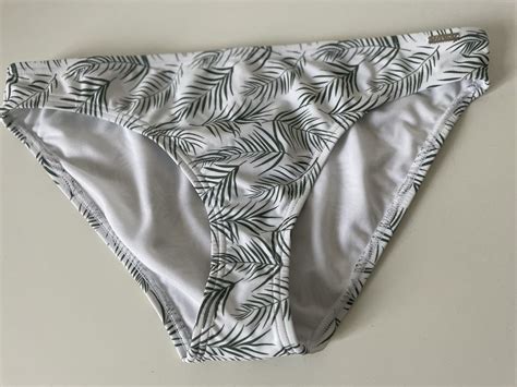 Bikini Slip Grösse 36 Neu und originalverpackt in Urdorf für CHF 4 mit Lieferung auf Ricardo