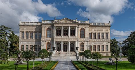 Gef Hrte Dolmabahce Palast Tour Mit Bosphorus Sunset Cruise Getyourguide