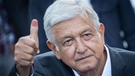 Telmex Manita arriba Así celebró AMLO el fin de la huelga en la