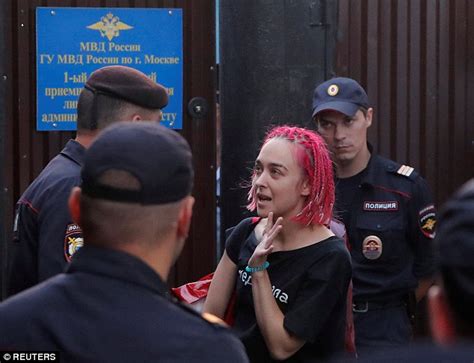 Russian Police Re Arrest Four Members Of Pussy Riot Daily Mail Online