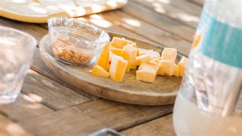 Can Diabetics Eat Crackers And Cheese
