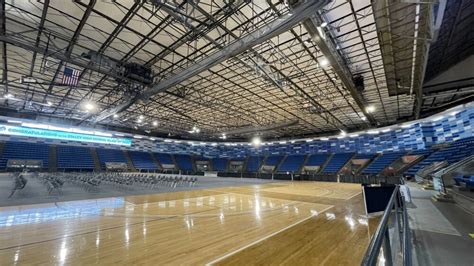 Hy Vee Arena Sports Facility In Kansas City Mo Travel Sports