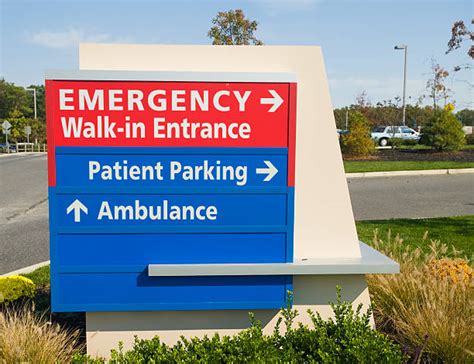 Hospital Highway Sign Stock Photos Pictures And Royalty Free Images Istock