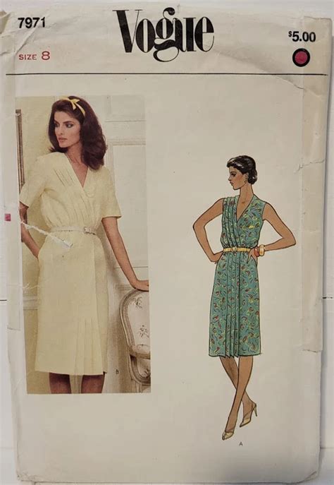 Vintage Vogue 7971 Misses Wrap Dress Sewing Pattern V Neck Pin Tuck