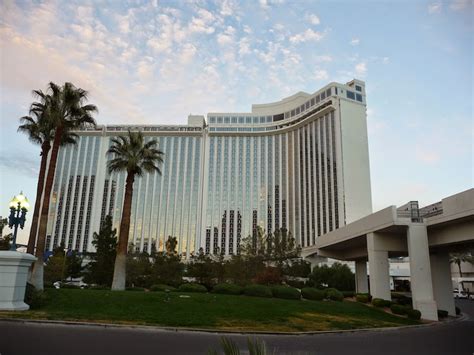 Showroom Elvis At The Hilton Westgate Las Vegas Resort Elvis Is Back