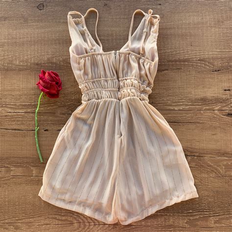 Macaquinho Chiffon Gloss Detalhe Abertura Nude Dondoca Moda Feminina Dondoca Moda Feminina