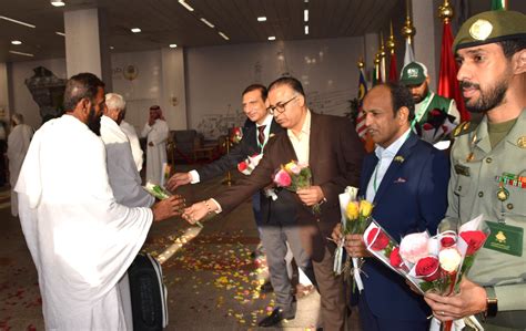 PAKISTANI PILGRIMS LANDS AT JEDDAH INTERNATIONAL AIRPORT THROUGH ROUTE