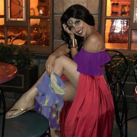 esmeralda red costume 1