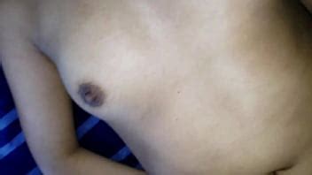 descubrí que mi rica hermanastra se va a la cama desnuda XVIDEOS