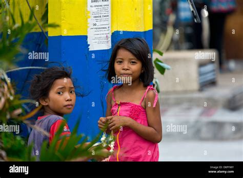 children   streets  manila philippines stock photo alamy