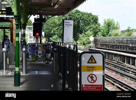 Snaresbrook Tube Station Hi Res Stock Photography And Images Alamy
