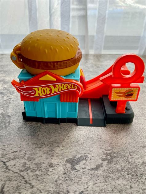 Hot Wheels Downtown Burger Dash Hobbies Toys Toys Games On Carousell