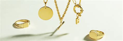 Everything You Need To Know When Buying Minimalist Jewellery