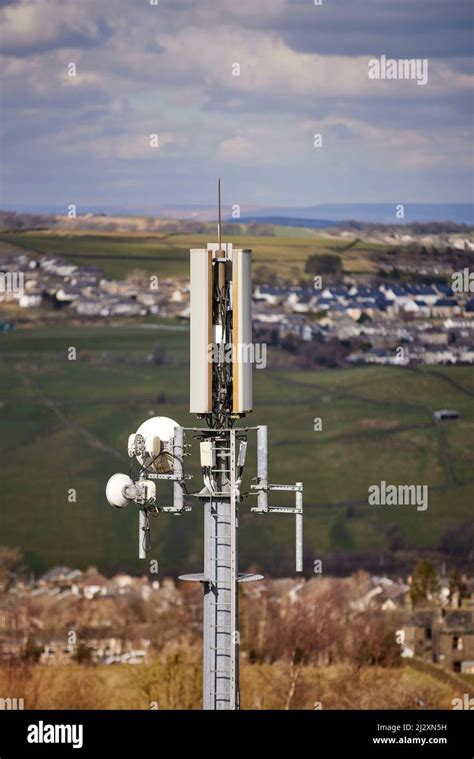 Telephone Mobile Mast Uk 5g Hi Res Stock Photography And Images Alamy