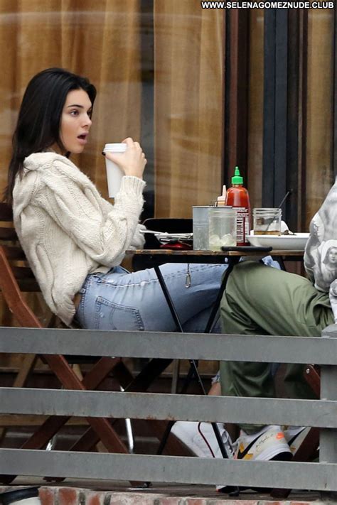 Kendall Jenner Sexy Beautiful Babe Celebrity Posing Hot Famous And Uncensored