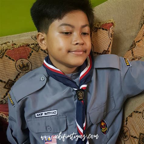 Cara Jahit Lencana Pengakap Sekolah Rendah