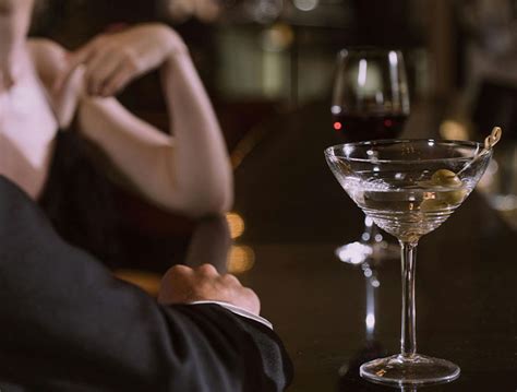 40 Bartenders Reveal The Worst First Dates Theyve Seen That Range From