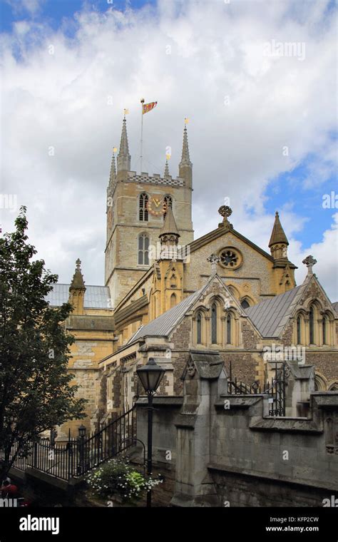 Southwark Cathedral London Stock Photo Alamy