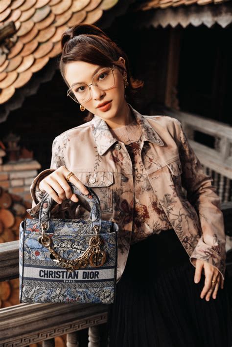 Tú Hảo khoe loạt ảnh bikini bỏng mắt Ai còn nói quán quân The Face mãi một màu MOLI Star