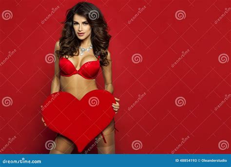 Sensuele Donkerbruine Vrouw In Lingerie Stock Afbeelding Image Of Lichaam Perfect 48854193