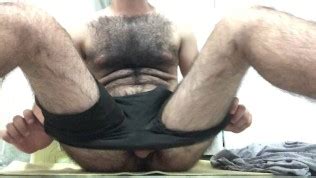 Solo Amateur Long Hairy Horny Male I Cum on My Leg in the Bathroom Vidéos Porno Gratuites