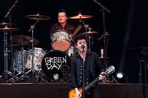 fanaticos vibraron  el regreso de green day  chile la tercera