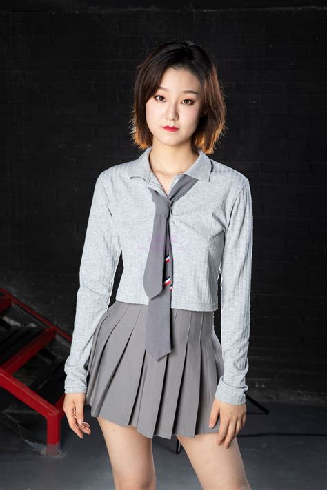 Hit x Hot 国模莹莹大尺度人体私拍套图 Page