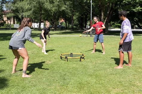 Spikeball PRO SET mit 2 Bällen - Tipps & Wissenswertes vom Slackline ...