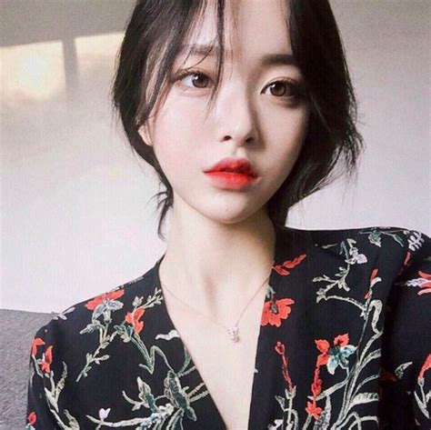 Nàng ulzzang siêu hot vì quá xinh dù từng bị chê trông na ná các cô gái Hàn khác