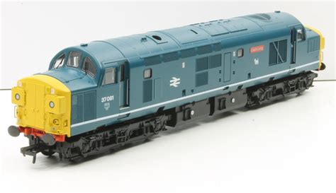 Bachmann Class 37 37081 Loch Long British Rail Blue White Stripe Livery Oo Gauge Rainbow