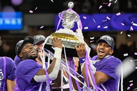 Brazen Woman Who Flashed Bare Boobs On Tv For P Offered K To Get Naked Online Daily Star