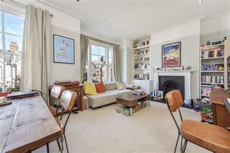 Property Valuation 11A Midmoor Road London Lambeth SW12 0EW