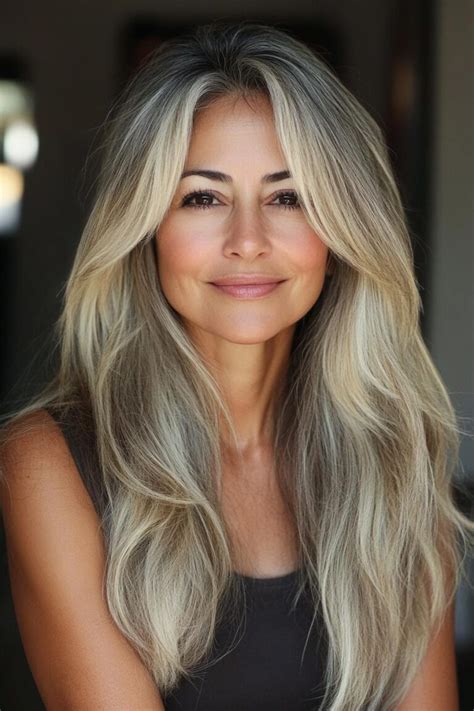 Stunning Latina Blonde Hairstyles For Olive Skin