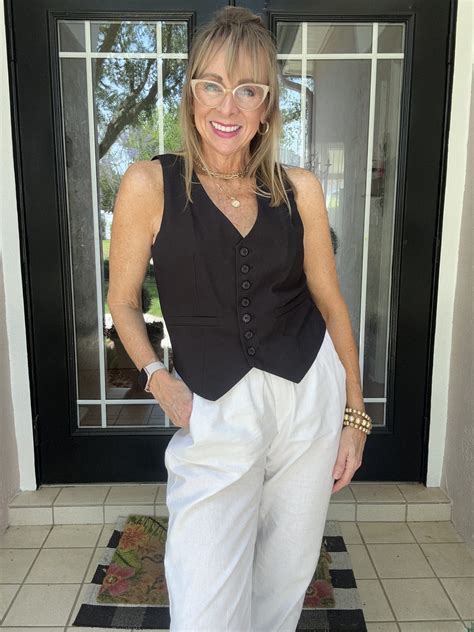 This Blonde S Shopping Bag Look As Good As You Feel Everyday