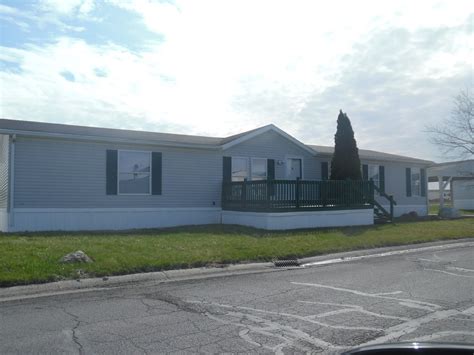 Mobile Home For Sale In Ft Wayne In 1996 Four Seasons 1063376