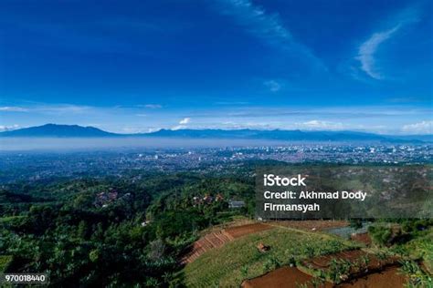pemandangan udara kawasan pedesaan  pertanian bandung jawa barat