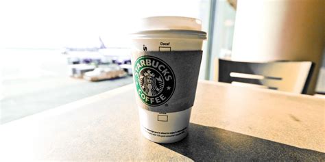 Starbucks Cashier Caught Trying To Steal Customers Identity In Cringe