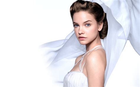 Baggrunde ansigt Kvinder model Enkel baggrund langt hår brunette