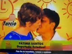 Candidata da Paraíba protagoniza o primeiro beijo gay no guia eleitoral