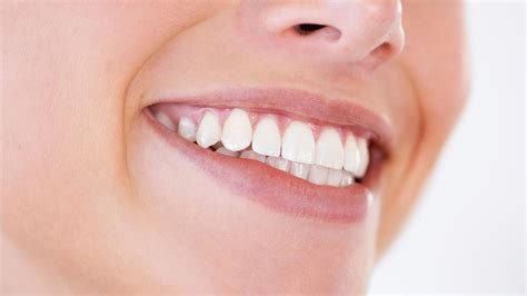 6 Astuces Simples Pour Blanchir Ses Dents Naturellement