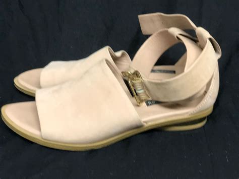 Nude farbene Leder Sandalen von H M Gr 36 Gebraucht in Dottikon für CHF 20 mit Lieferung auf