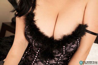 Big Tits Milf Roxanne Diamond Spreading Her Pussy 15 Photos