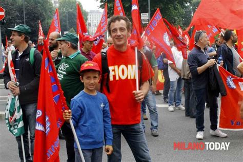 Sciopero Dei Metalmeccanici Corteo A Milano Foto