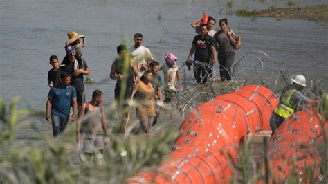 Body Found In Rio Grande Anti Migrant Buoys Mexico Says