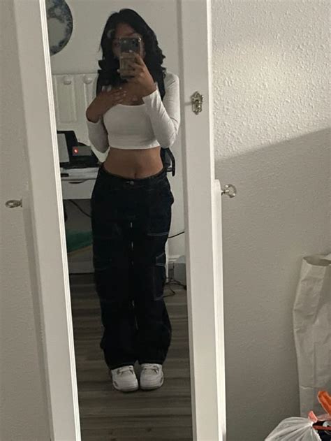 Pin By Kayla On Selfies Latina Fashion Outfits Simple Trendy Outfits Teenage Fashion Outfits