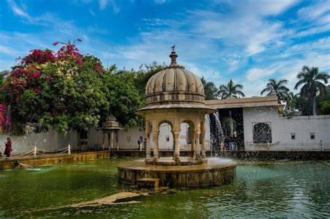 Premium Photo Fountain At The Saheliyon Ki Bari Gardens Also Known As