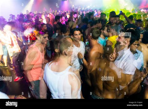 Gay Men Dancing Dance Floor Hi Res Stock Photography And Images Alamy