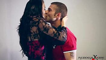 Morena Cachonda Se Reconcilia Comiendo Hot XNXX